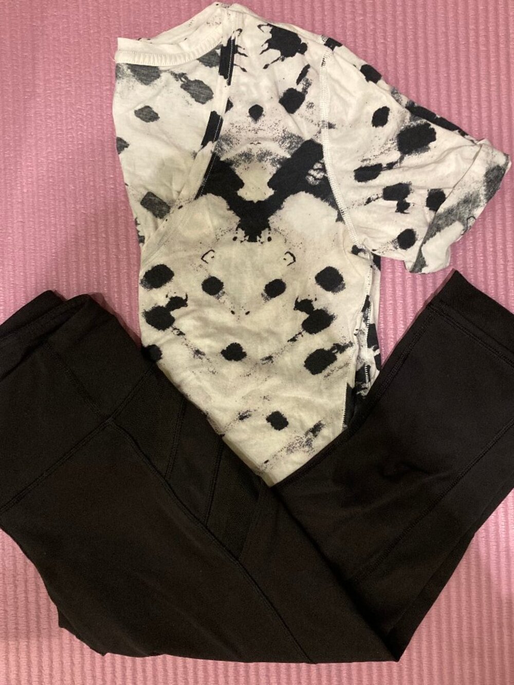 Lululemon black mesh pocket capri cropped leggings sz 4 plus t-shirt